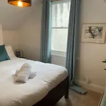 Cheltenham Road One Bedroom Apartment